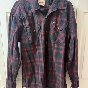 Wrangler Men's Plaid Shirt in Red and Black